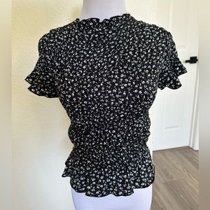 Tahari Floral Small Form Fitting Stretchy Top